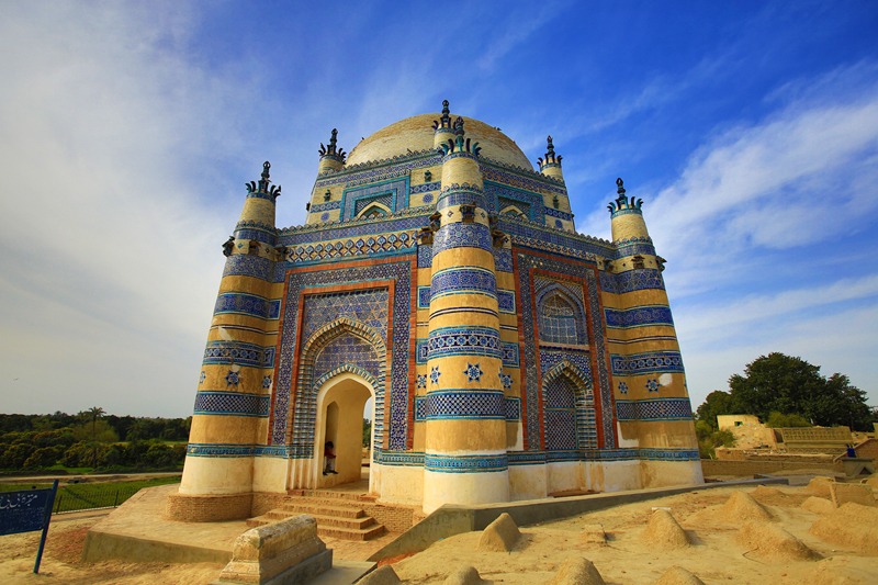 Uch Sharif